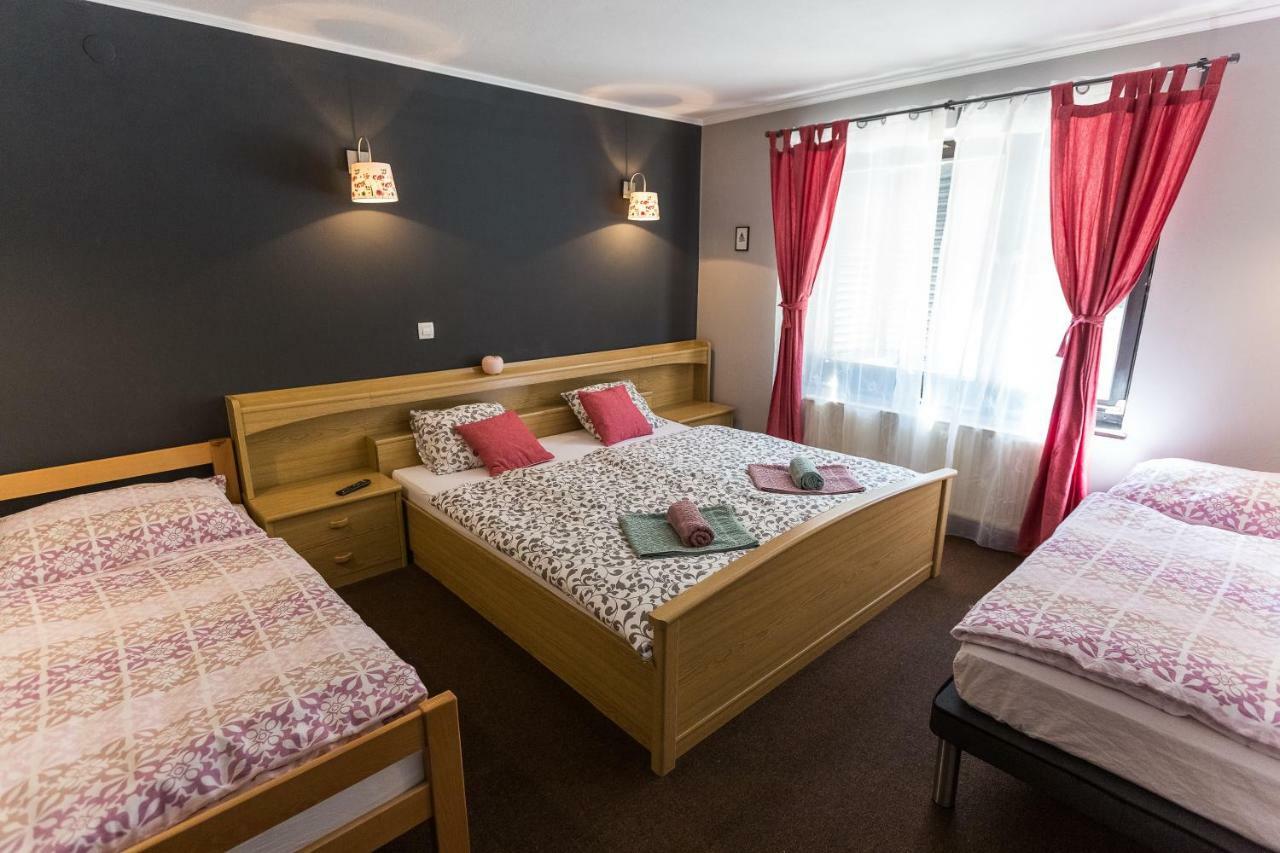 Rooms Malina Blejska Dobrava Exterior photo